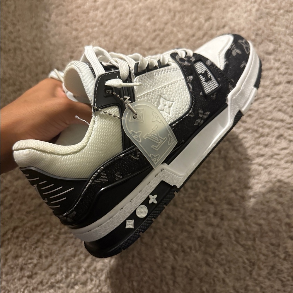 Louis Vuitton-Black and White Designer Men's Sneakers